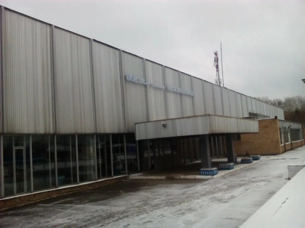 Жд вокзал нижнекамск. Жд вокзал нижнекамск. Ж/д вокзал нижнекамск. Жд станция нижнекамск. Вокзал нижнекамск.