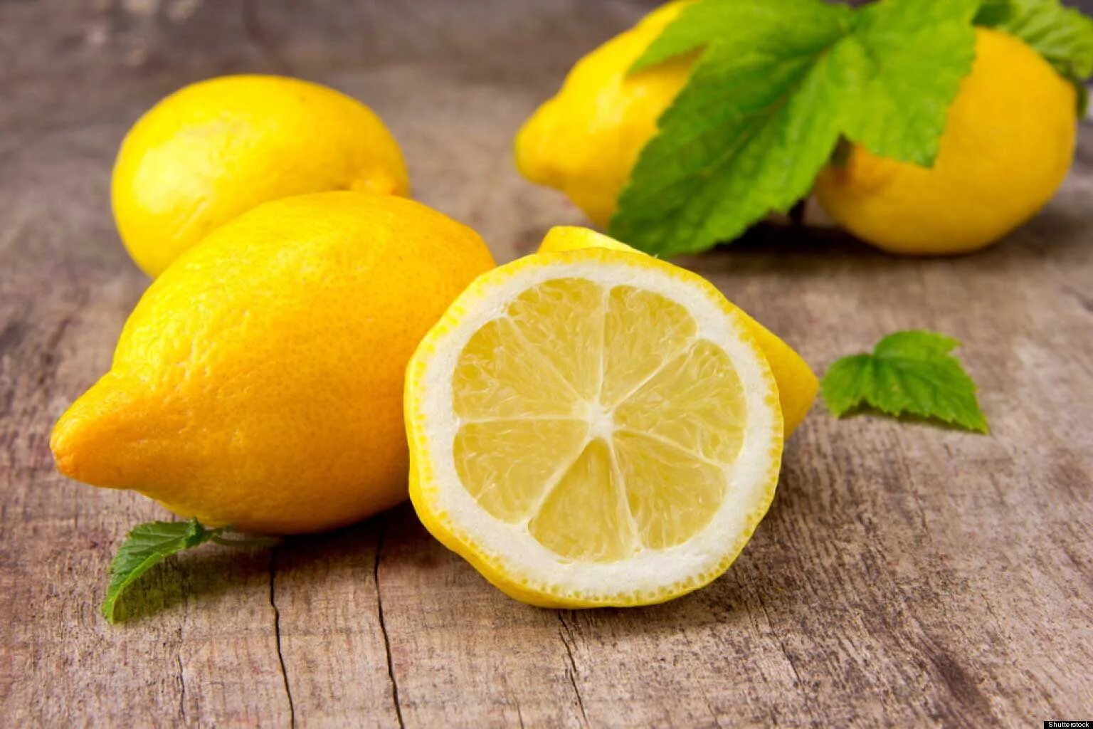 Лимон. Желтый лимон. Желтые фрукты. Фрукты лимон.