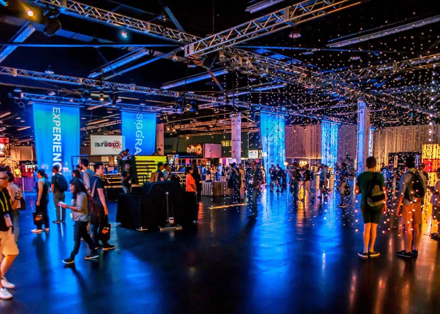 Siggraph. Live event production. Experience shows. Hr маркетинг. Сцена тв шоу.