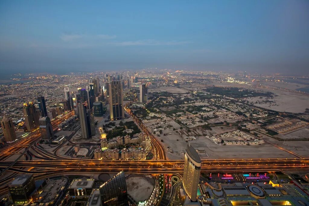 Emar Дубай. Дубай трасса Зайед разрешение. Время в Дубае. Iris Dubai. Сколько времени в дубае сейчас точное время