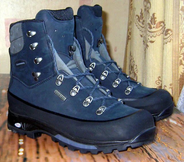 ботинки lowa tibet. Lowa tibet gtx. Lowa tibet superwarm. треккинговые ботинки lowa. тибет gtx.