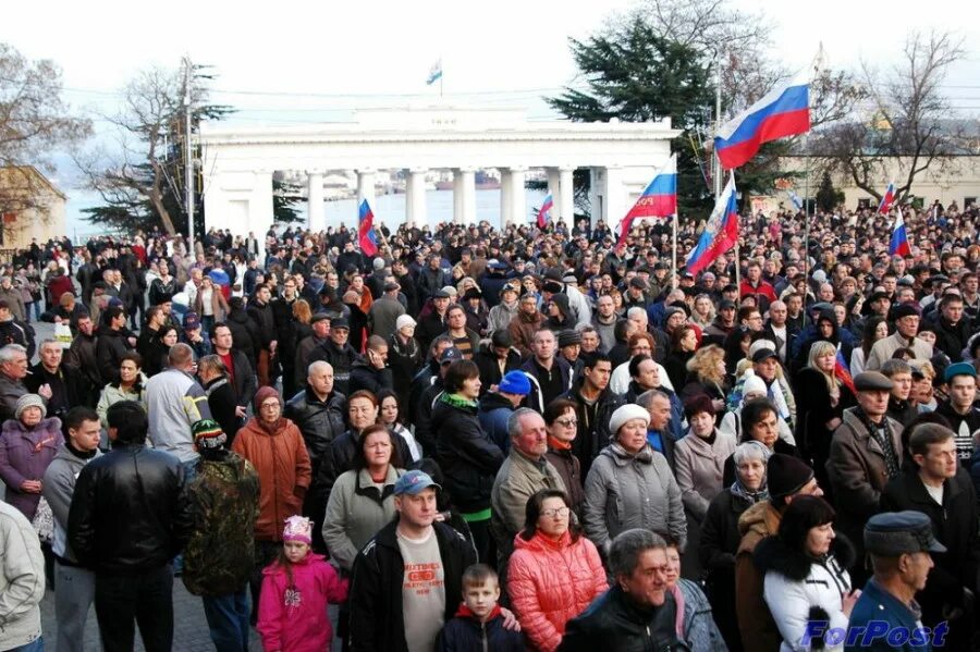 Митинг народной воли Севастополь. Митинг 23 февраля 2014 года в Севастополе. Севастополь февраль 2014.