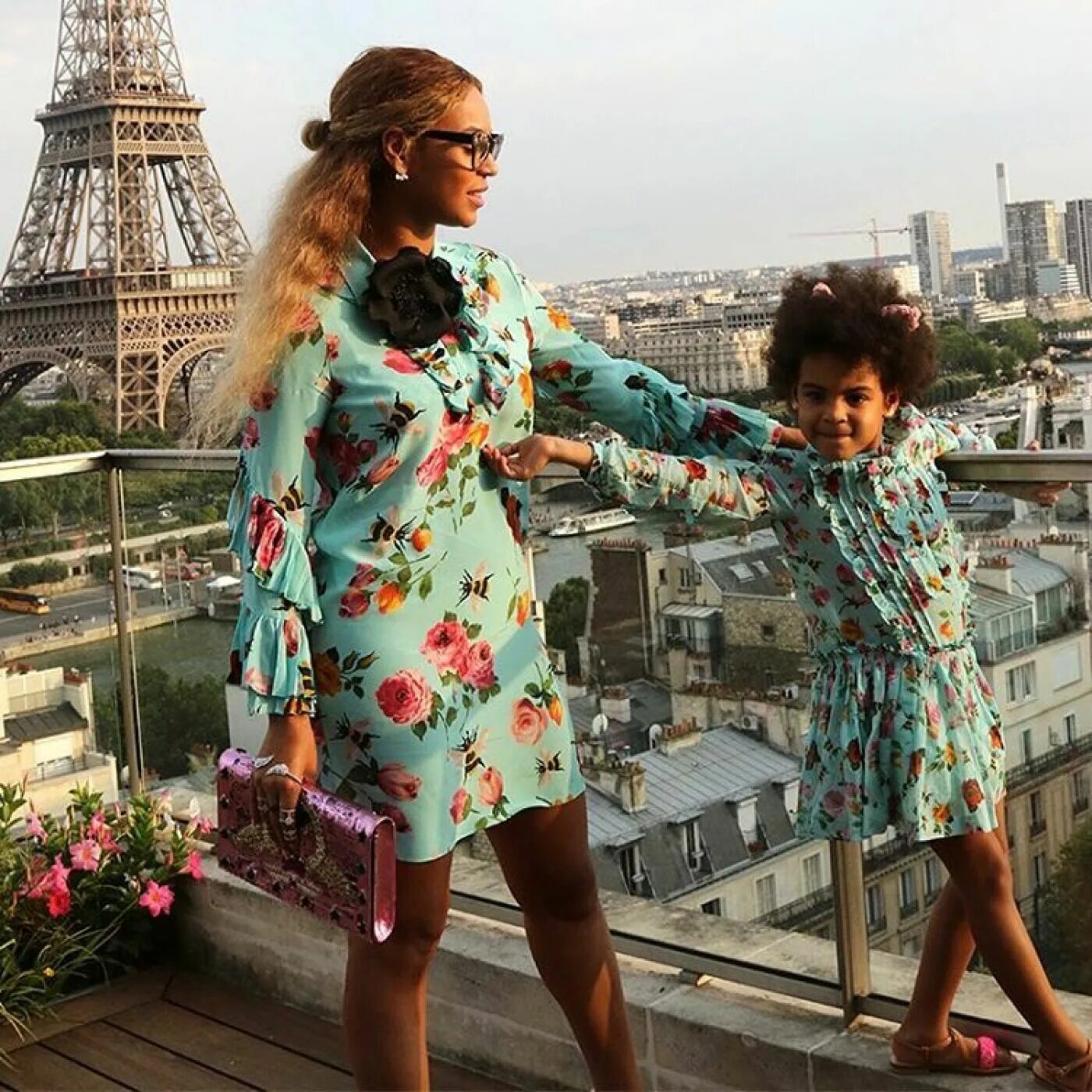 Beyonce daughter. Дочка Бейонсе Блу. Блю Айви дочь Бейонсе. Бейонсе с дочкой. Бейонсе с дочкой 2013.