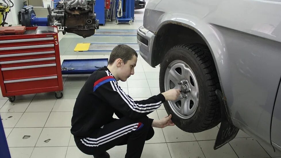 Колледж автомобильных технологий. Колледж транспортных технологий Тюмень. Тюменский колледж транспортных технологий и сервиса Тюмень внутри. Тюменский колледж транспортных технологий и сервиса ул Республика, 237. Машинист в Тюмени колледж.