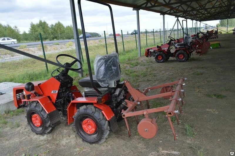 Мини трактор 132. Мини-трактор "Беларус"-132н. Трактор Беларус 132н. Мини трактор белорусский МТЗ-132н. Минитрактор МТЗ 152н.