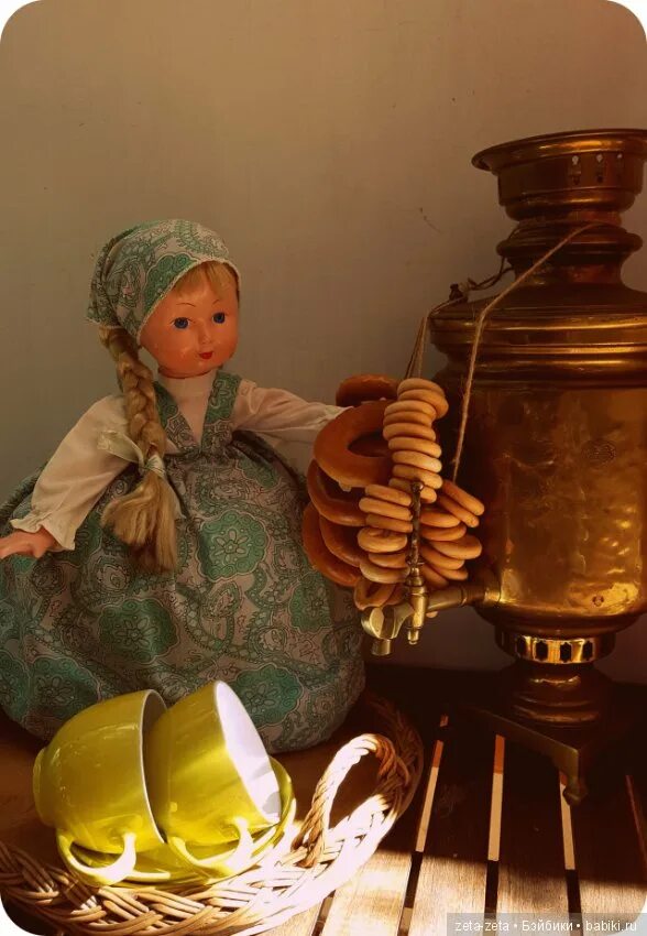 Старинная кукла на чайник. Старинная самоварная кукла. Старинная кукла на чайник. Старинная самоварная кукла. Кукла на самовар.