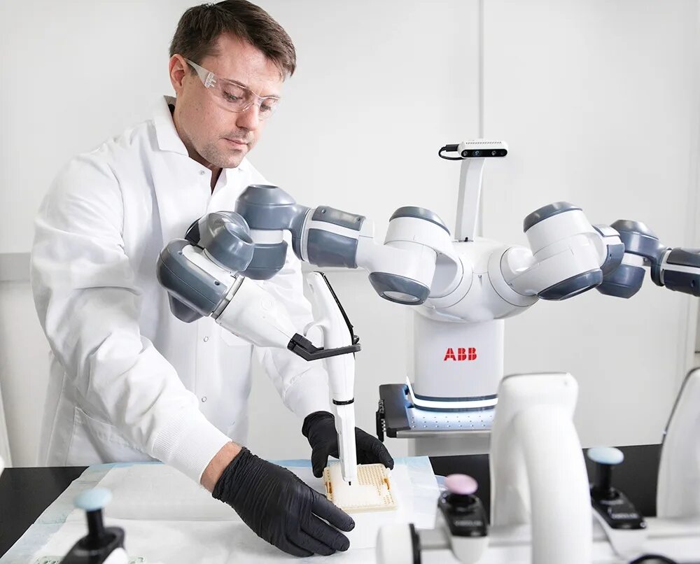 Примеры использования роботов. Медицинские роботы. Робототехника в медицине. Роботы и робототехника. Роботы в здравоохранении.
