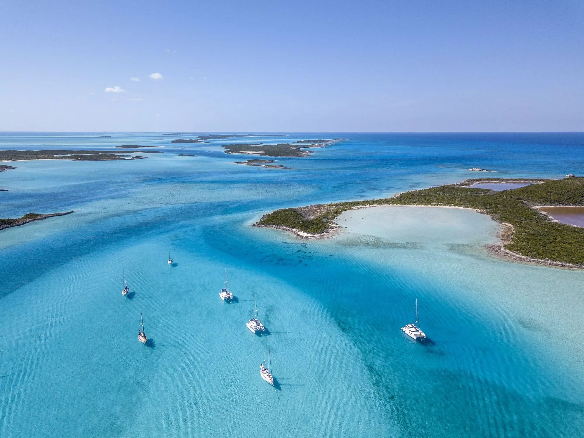 Bahamas islands. Остров Эксума Багамы. Багамские острова Атлантис. Риф Муша Багамы. Голубой остров, Эксума-кейс, Багамские острова.