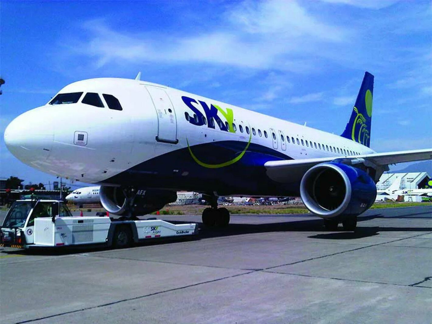 Sky airlines. Sky airlines авиакомпания. Boeing 737-900er. Авиакомпания небо. Sky up авиакомпания.