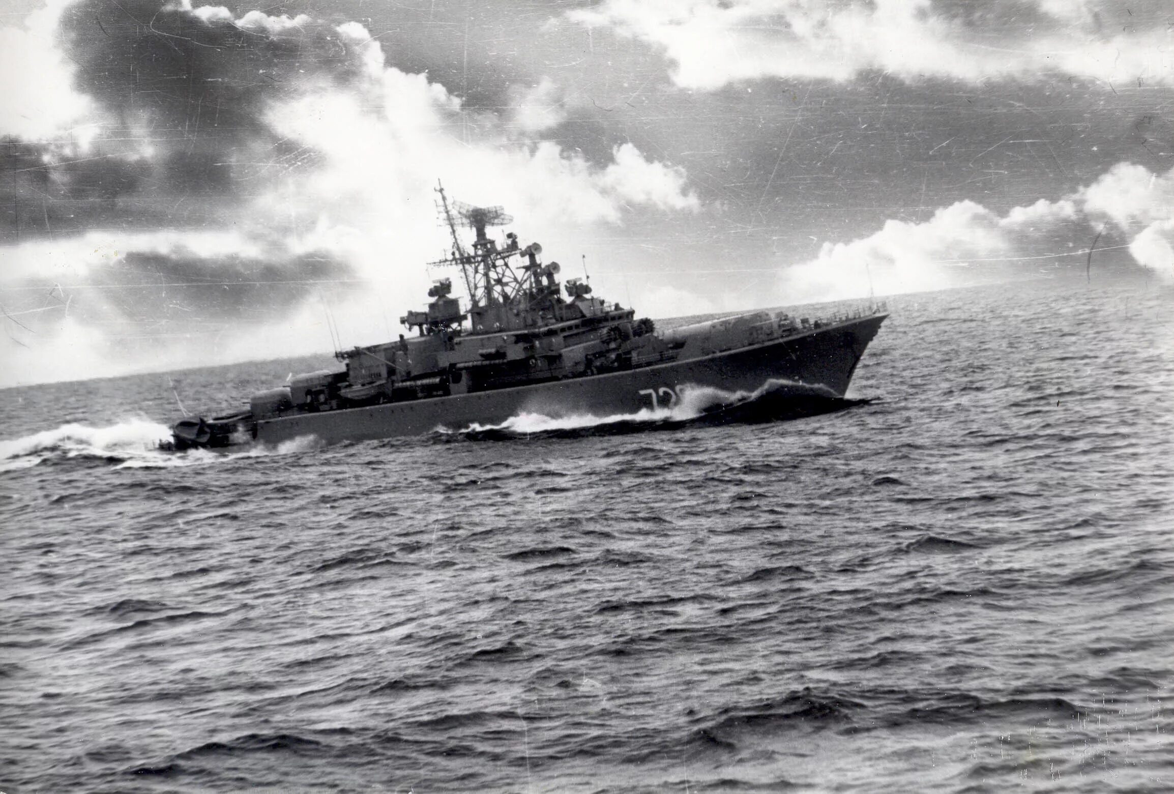 Скр неукротимый балтийский. Атомный военный крейсер петр великий. Корабль сильный. Линкор айова. Сильный кор.