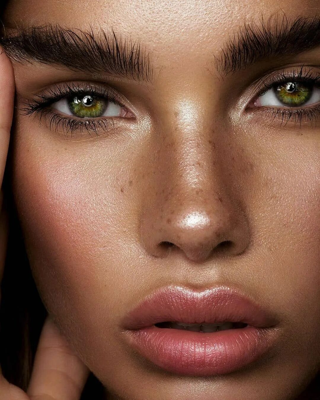 Наталия водянова брови. Лицо девушки. Женские глаза. Эстетика серо голубых глаз. Наталья водянова макияж.