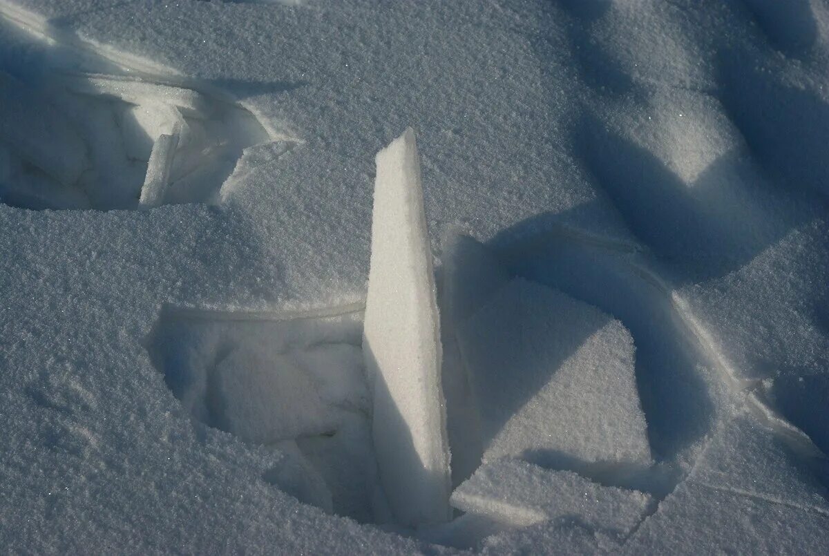 Зимний наст. Почему наст. Наст на снегу. Пороша. Почему наст.