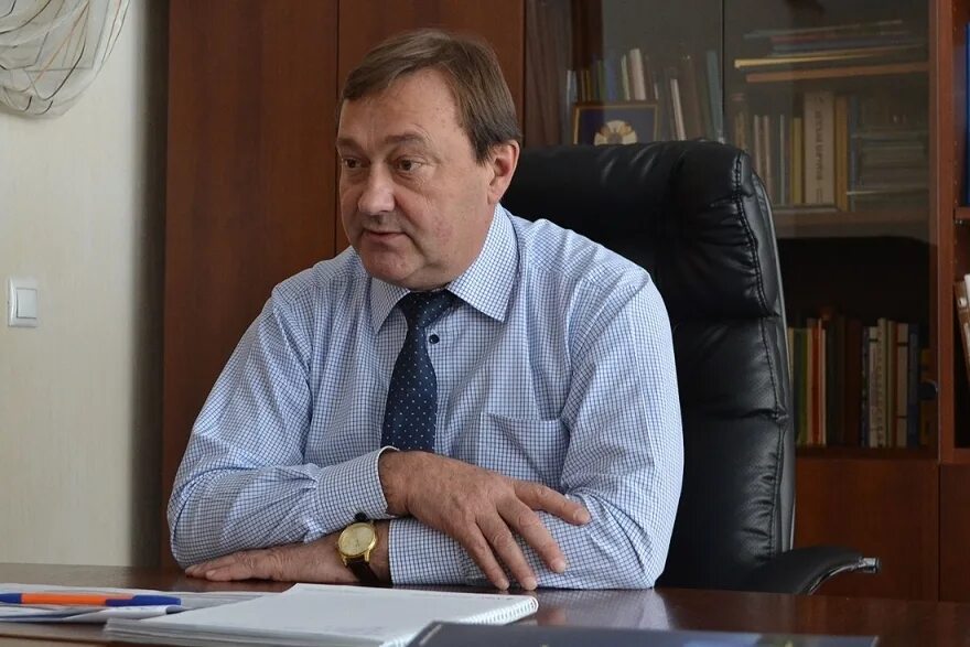 Главный врач иркутской больницы. Павлюк главный врач иркутск. Дудин областная больница. Главный врач иокб иркутск. Павлюк главный врач иркутск.