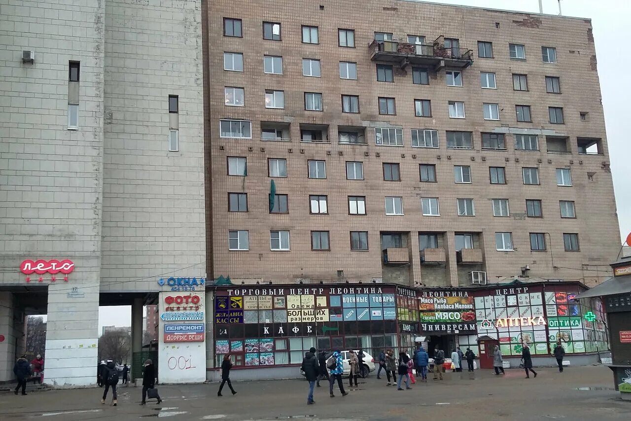 Площадь мужества метро снаружи. Площадь мужества работает. Метро площадь мужества санкт-петербург. Площадь мужества работает. Площадь мужества работает.