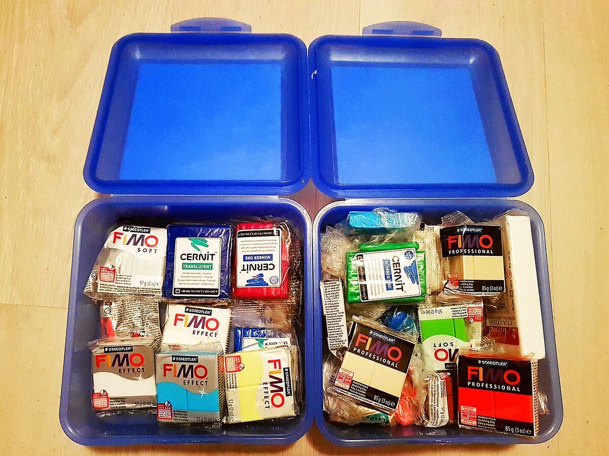 Хранение полимерной глины. Гончарный круг. Хранение чая на складе. Изделия на гончарном круге. Рабочее место мастера полимерной глины.