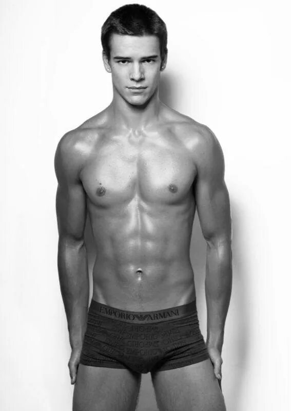 Показ мужского нижнего белья. Парни без нижнего. Эндрю кристиан белье мужское. Парни модели в нижнем белье. Мужчины модели нижнего белья на подиуме.
