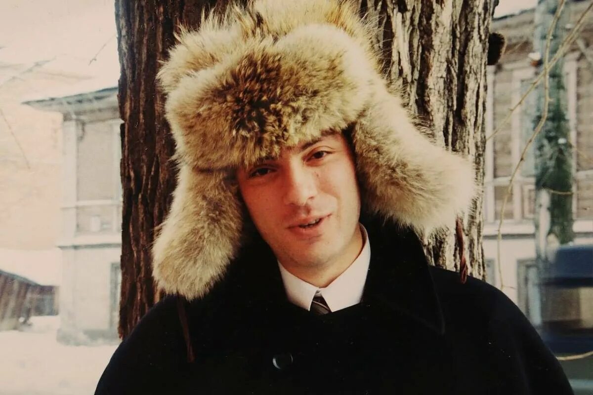 Немцов в молодости. Немцов 1999 год.