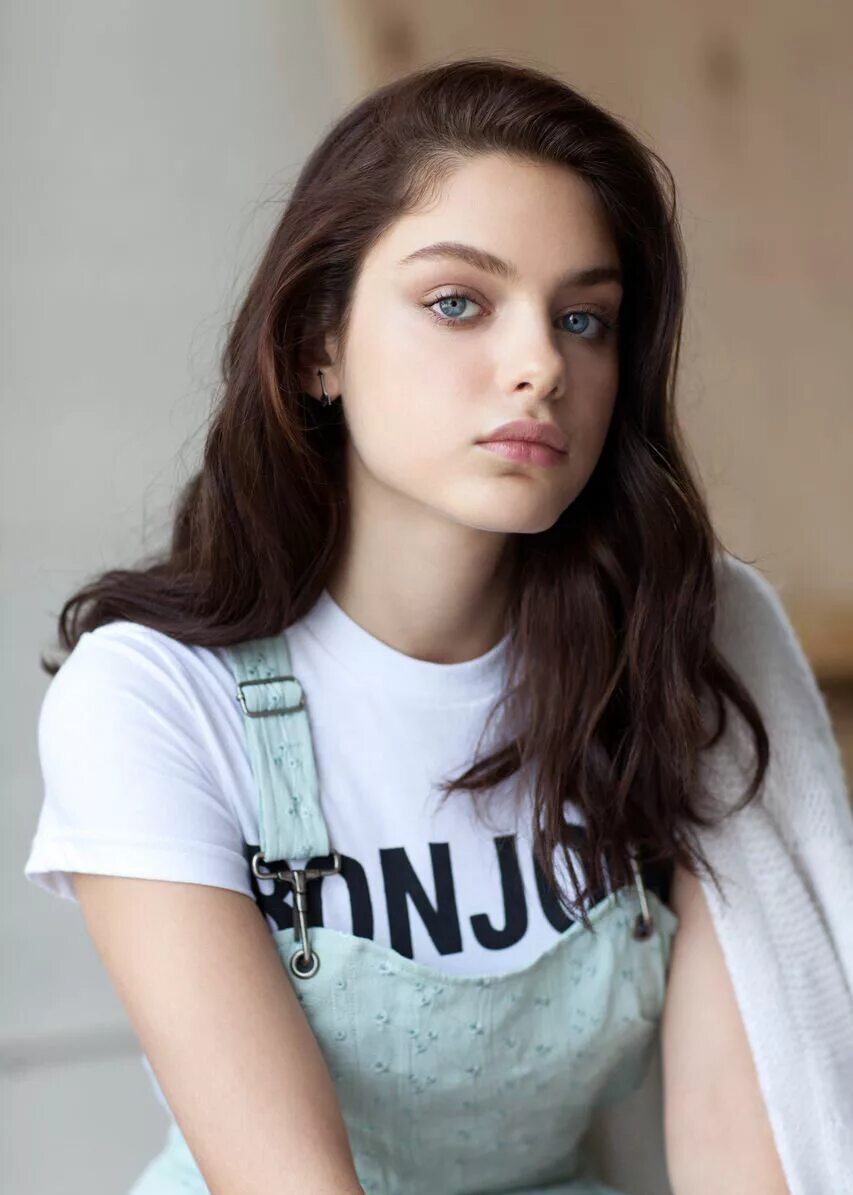 Girls rush 1. Одейя Раш. Odeya Rush 2021. Одейя Раш 2020. Одейя Раш грудь.