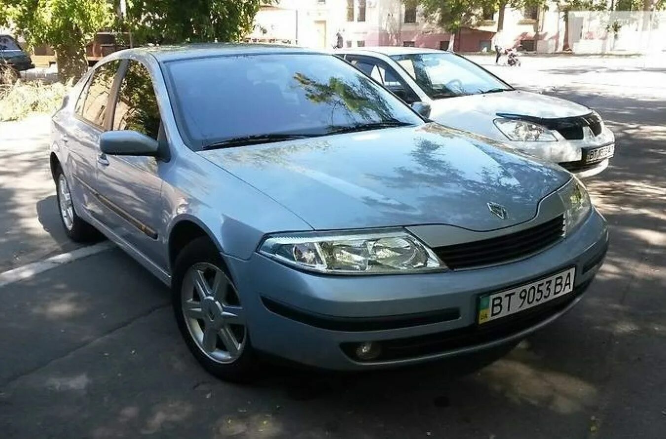 Купить renault laguna 2. Renault Laguna 2002. Renault Laguna 2 2002. Рено Лагуна 2 2002 года. Рено Лагуна 2002 года.