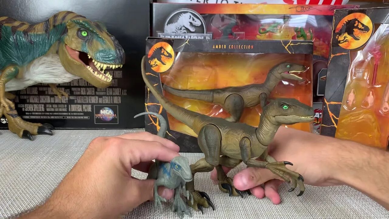 Velociraptor Amber collection Блю. Фигурки мир Юрского периода Amber collection Velociraptor Echo. Jurassic Park Велоцираптор Amber collection игрушка. Jurassic World Mattel Велоцираптор Блю Amber collection. Amber collection