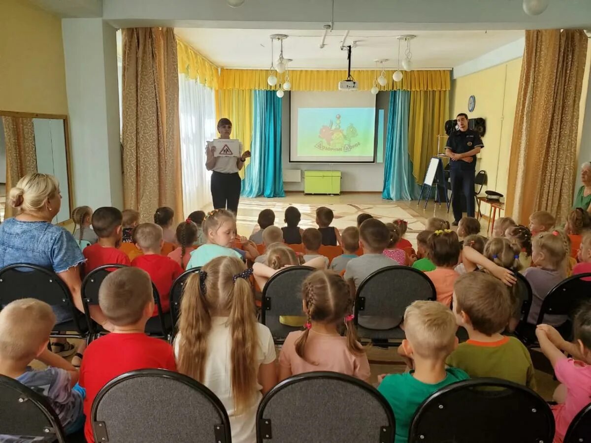 Последние новости г зея пионер. Последние новости г зея пионер. Последние новости г зея пионер. Аэропорт зея амурская область. Площадь шохина город зея.