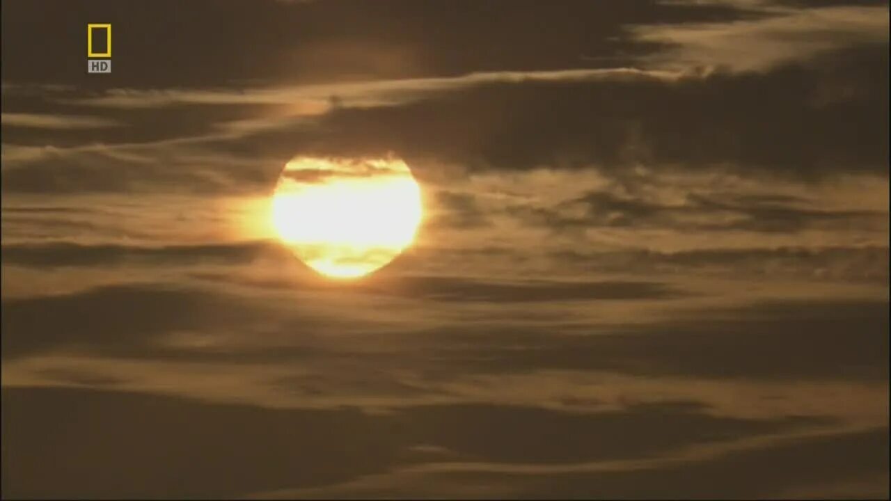 Человек на фоне солнца. Страшное солнце. Документальный фильм про солнце и звезды. Солнце и смерть. 21 декабря смерть солнца.