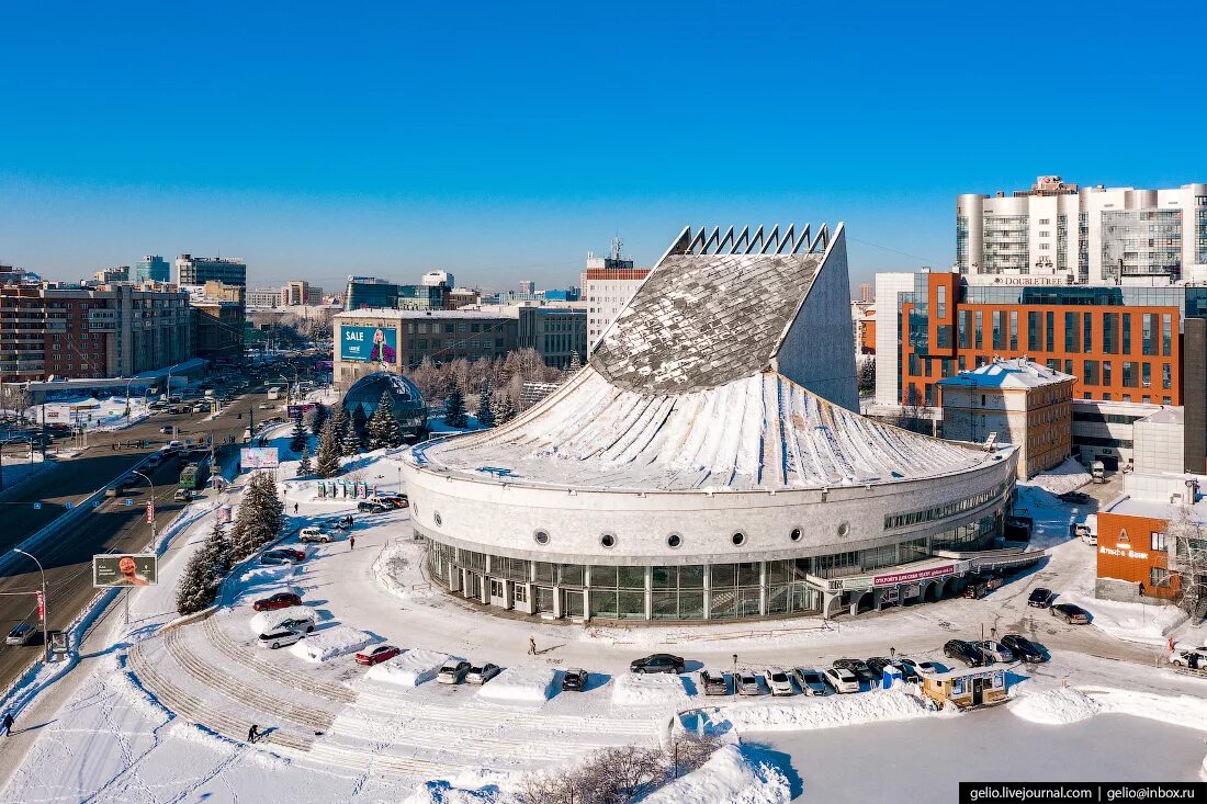 Театр Глобус Новосибирск зимой. Новосибирск 2021 город. Новосибирск 2020. Зимний оперный театр Новосибирск. В самом центре сибири