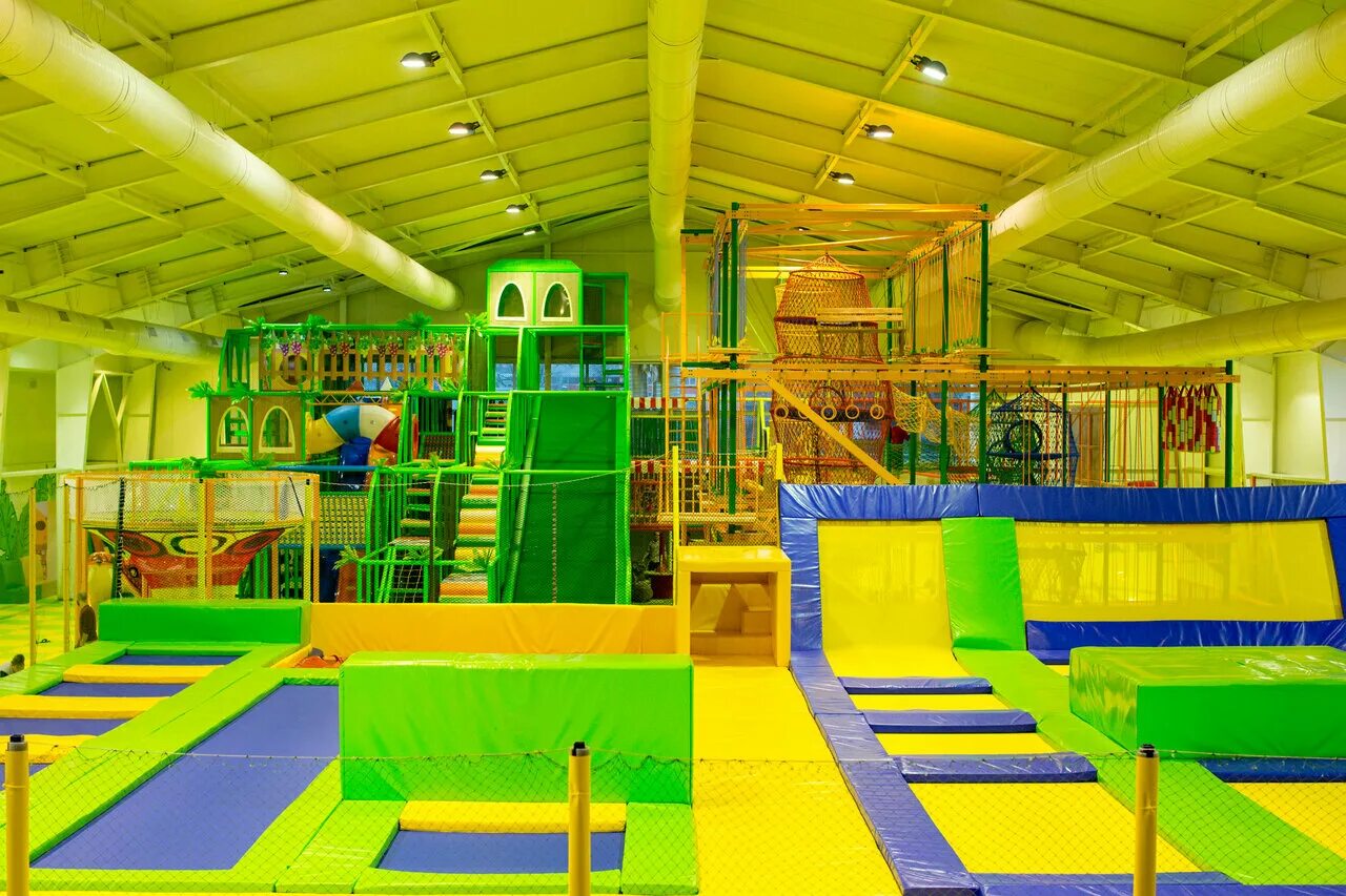 Детский центр резиденция королей калининград. Калининград куда можно сходить с ребенком. Музей мирового океана в калининграде фото. Куда можно сходить в калининграде с детьми. Развлекательные места для детей.