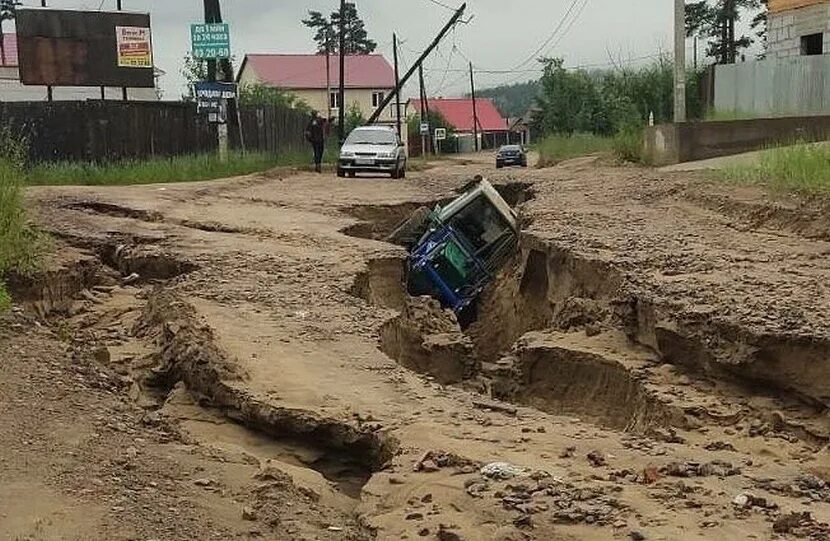 Улан-Удэ потоп 2021. Улан Удэ затопило. Размытая дорога. Дороги Улан-Удэ.