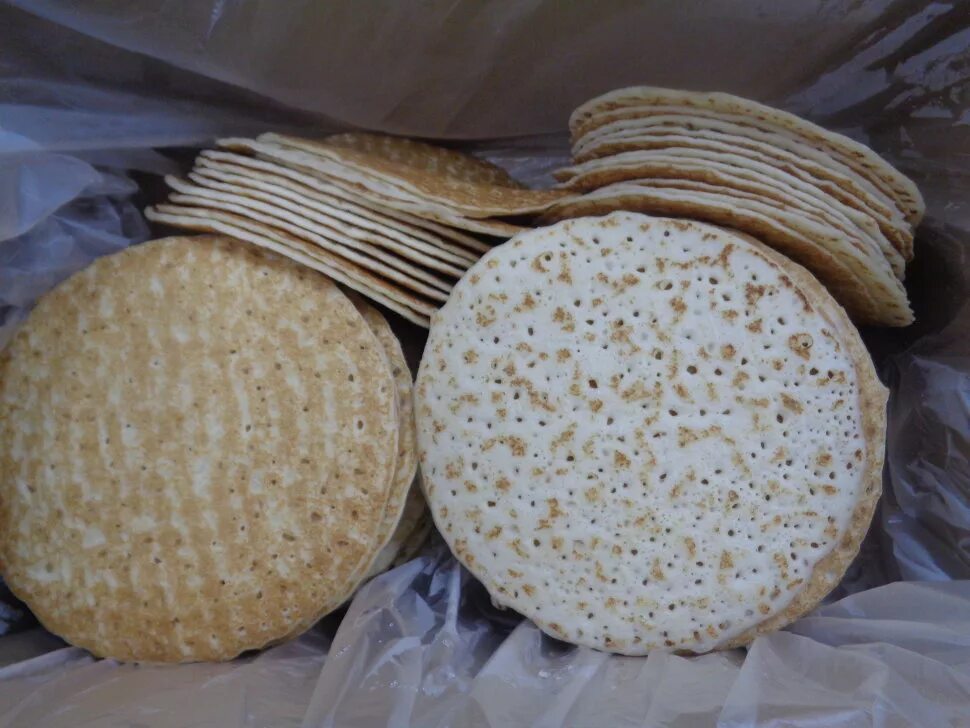 блины в морозилке. блинчики замороженные без начинки. можно ли замораживать блины без начинки. плесень на блинах замороженных. блины без начинки.