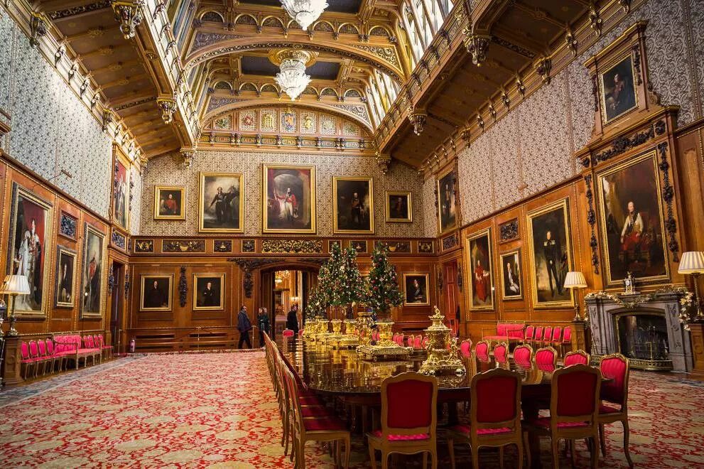 Св зал. Windsor castle (замок в виндзоре). виндзорский замок внутри. внутри виндзорский замок (windsor castle), виндзор, великобритания. виндзорский замок англия зал святого георгия.