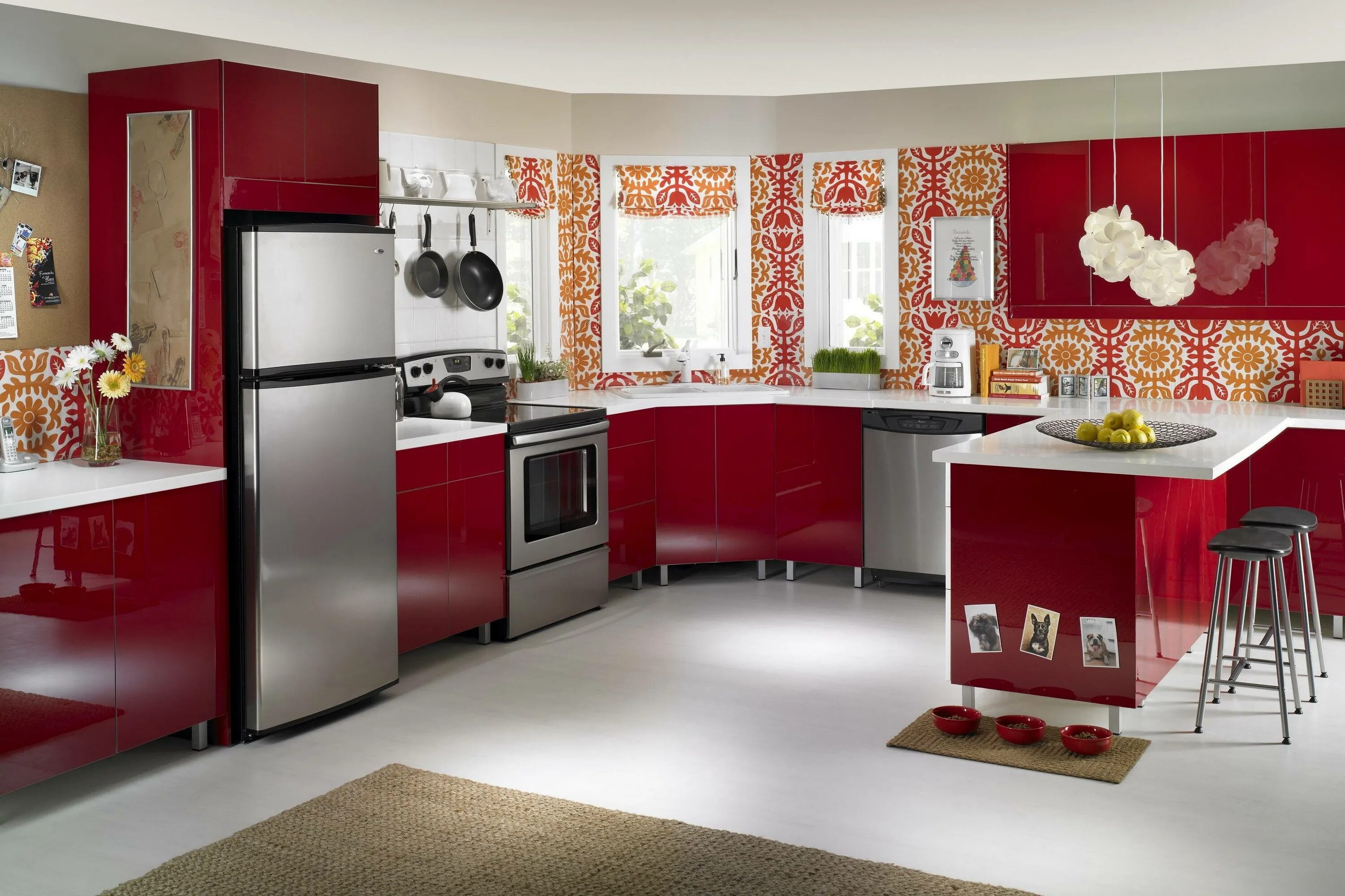Кухни список лучших. Кухонный интерьер. Обои для кухни. Красивые кухни. Кухня в Красном цвете.