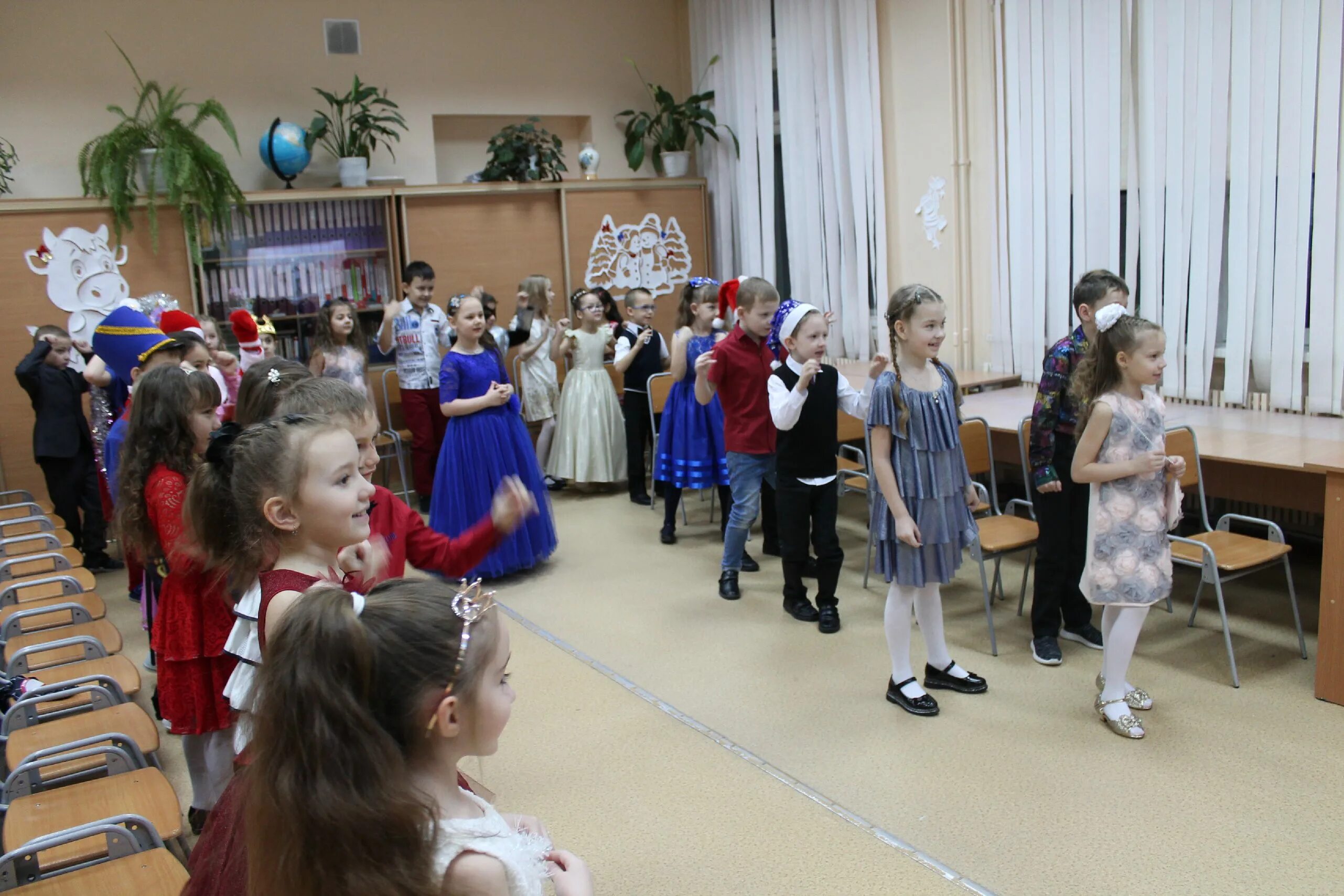 конкурсы 5 класс новый год классный час. классный час украшение класса к новому году. конкурсы 5 класс новый год классный час. новогодний классный час для 2 класса. конкурсы 5 класс новый год классный час.