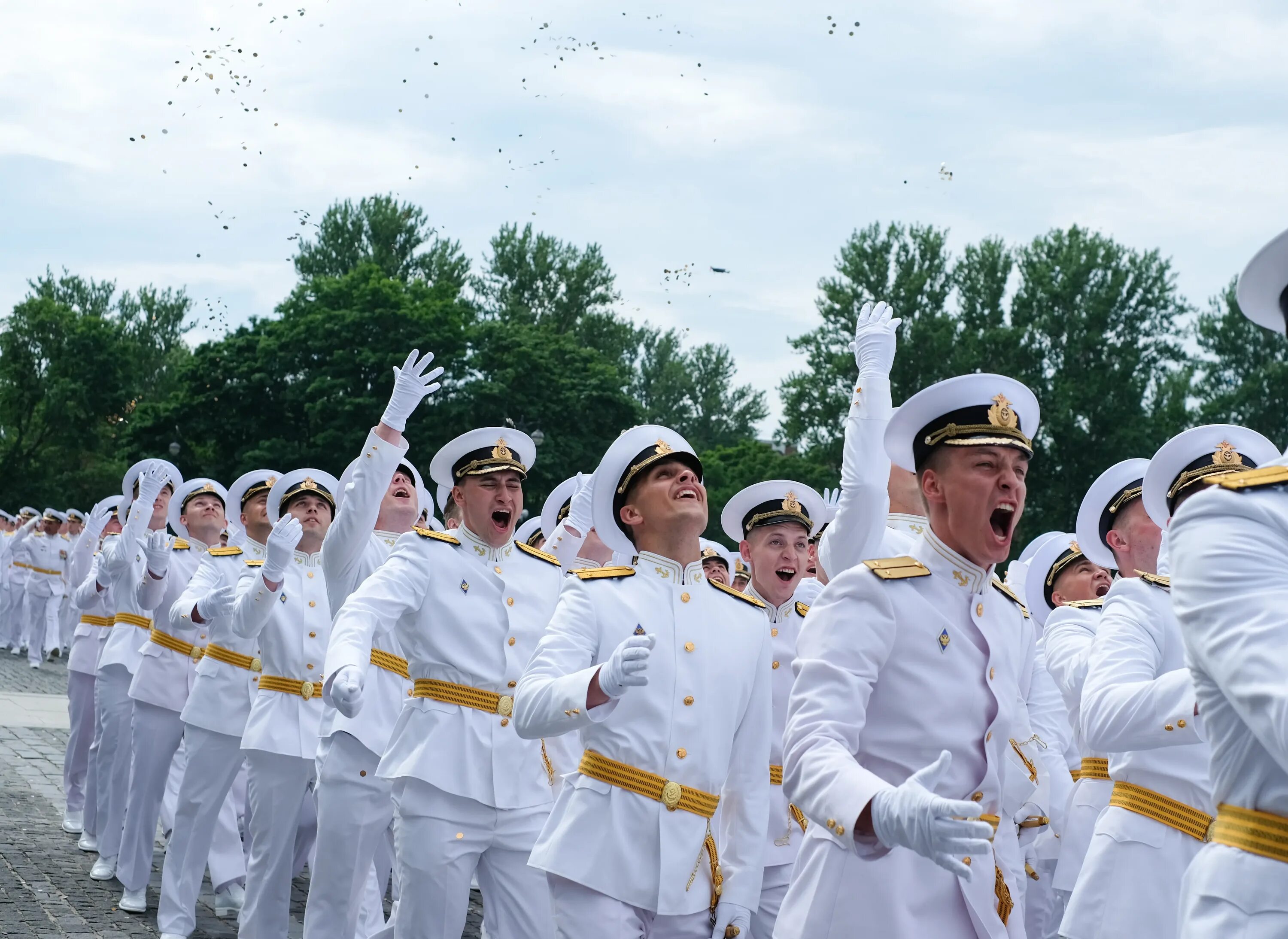 Санкт петербург офицеры. Военно-морская Академия Кронштадт. Выпуск лейтенантов ВМФ Кронштадт 2021. Военно морская Академия СПБ. ВУНЦ ВМФ военно-морская Академия Пушкин.