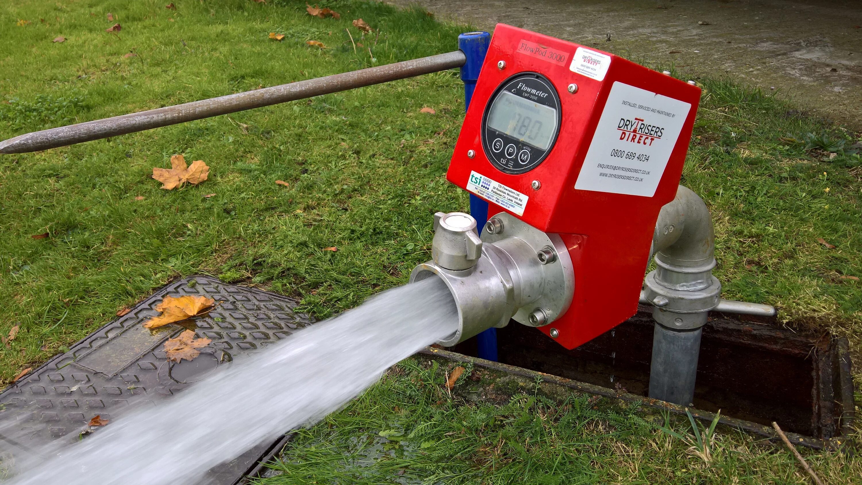 Испытание пожарных гидрантов на водоотдачу. Пожарный гидрант к-300 водоотдача. Испытание пожарного водопровода на водоотдачу. Гидротестер для пожарных гидрантов.