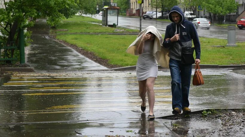 Холодные лета в москве. Холодное лето 2019 в москве. Прохладно на улице. Холодные лета в москве. Холодные лета в москве.