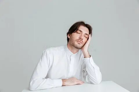 Приснился мужчина за столом