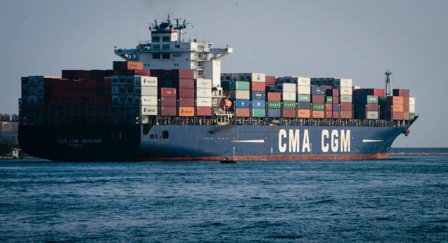 Суэцкий канал морские перевозки. Самый большой контейнеровоз в мире. One teu Vessel. Южный Суэцкий канал.