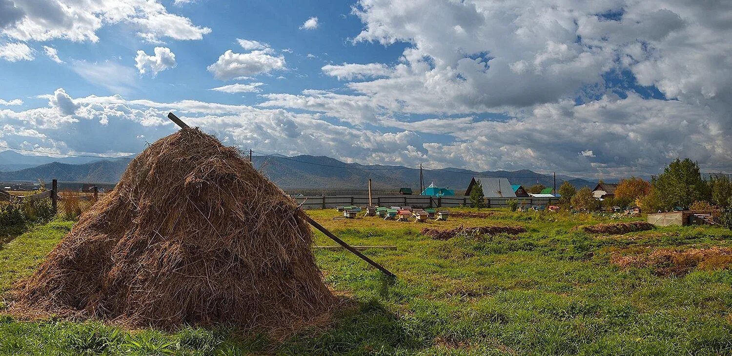 Деревня Исмакаево Белорецкий район. Ресторан сена стог Республика Алтай. Стожок (гора). Деревня сено. Стога стога кубанский