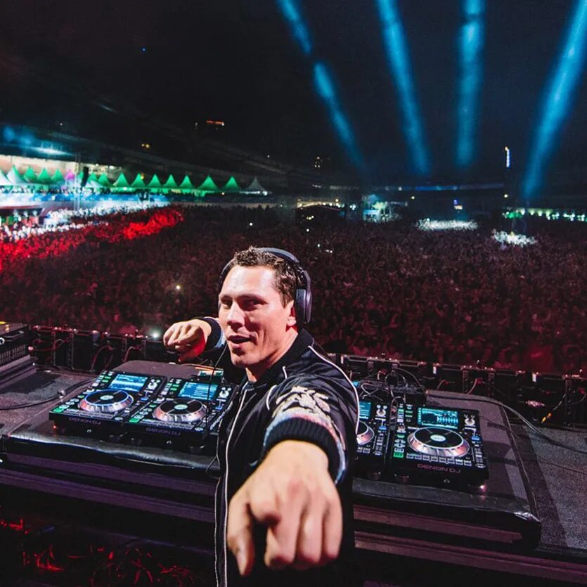 Тиесто лучшие треки. Tiesto. Диджей Тиесто. Tiitto. Tiesto 2022.