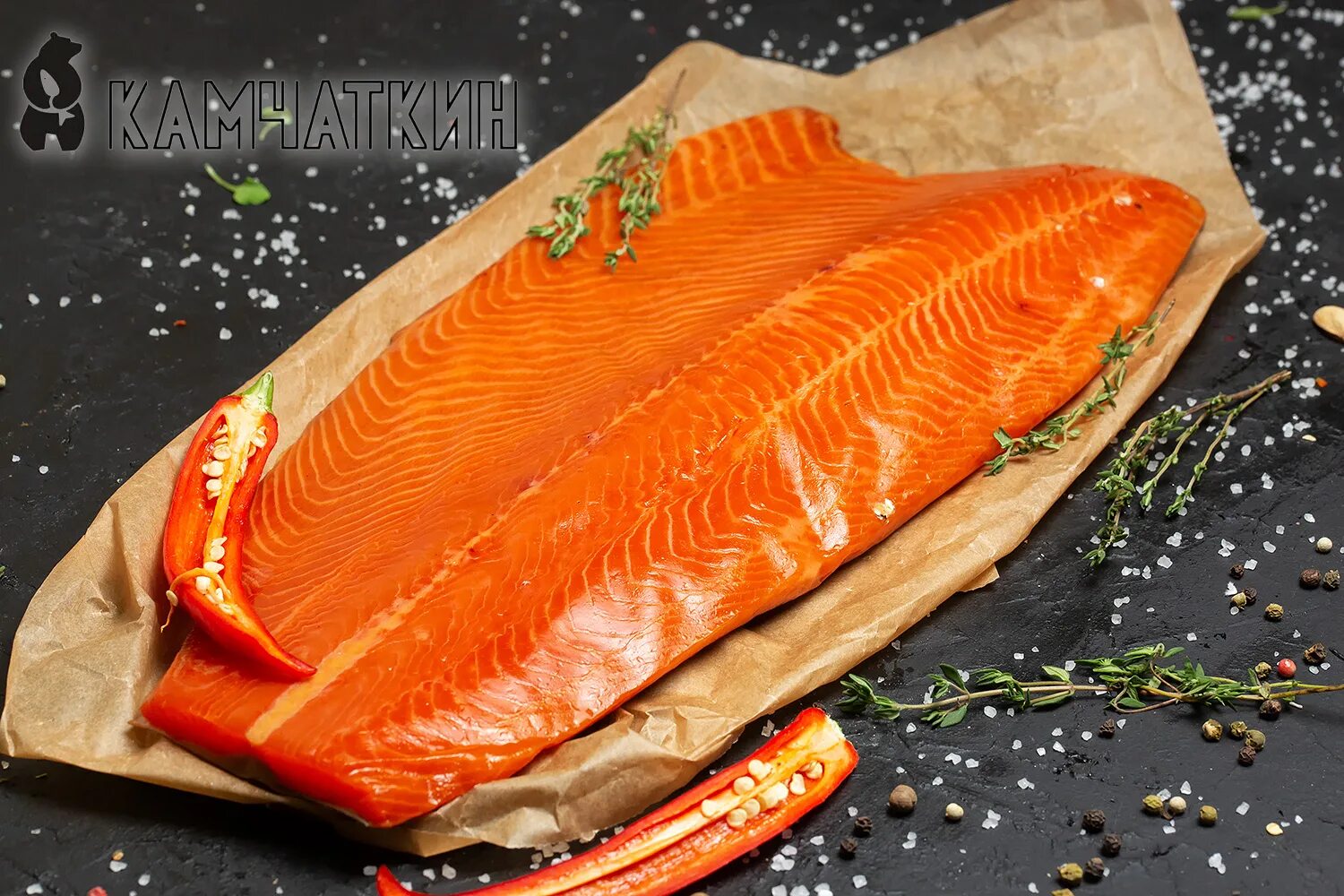 Копченое филе рыбы. Балык из сома холодного копчения. Копченое филе рыбы. Копченое филе рыбы. Филе чавычи холодного копчения.