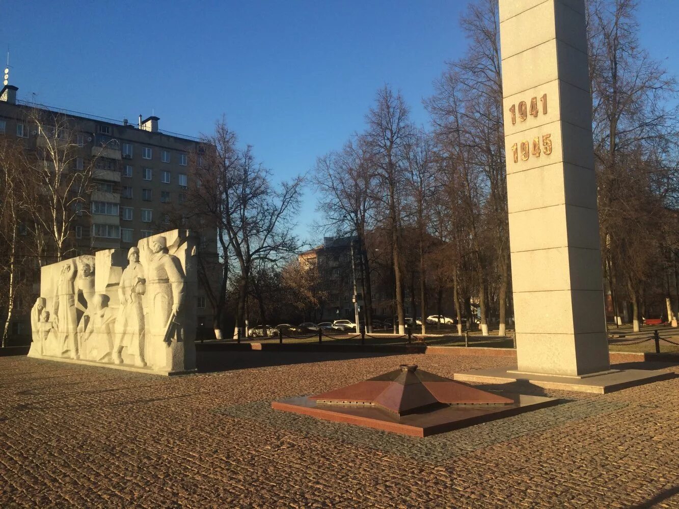 вечный огонь площадь славы подольск. площадь вечного огня подольск. памятник на площади славы в балашихе. площадь славы московская область. площадь устинова самара.