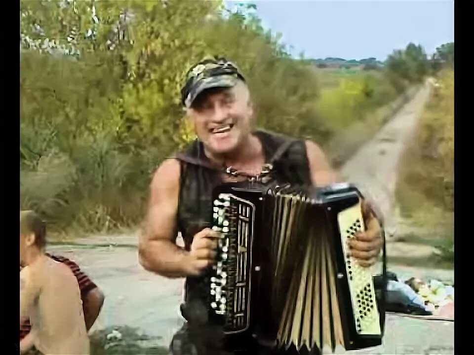Гармонь и лосось песня. Гармонь,на,,охо́те. гармонь и лосось. охота с гармошкой.