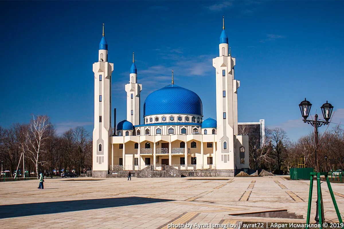 Майкоп главное. Мечеть Адыгея Майкоп. Соборная мечеть Майком. Соборная мечеть Адыгея. Соборная мечеть города Майкопа.