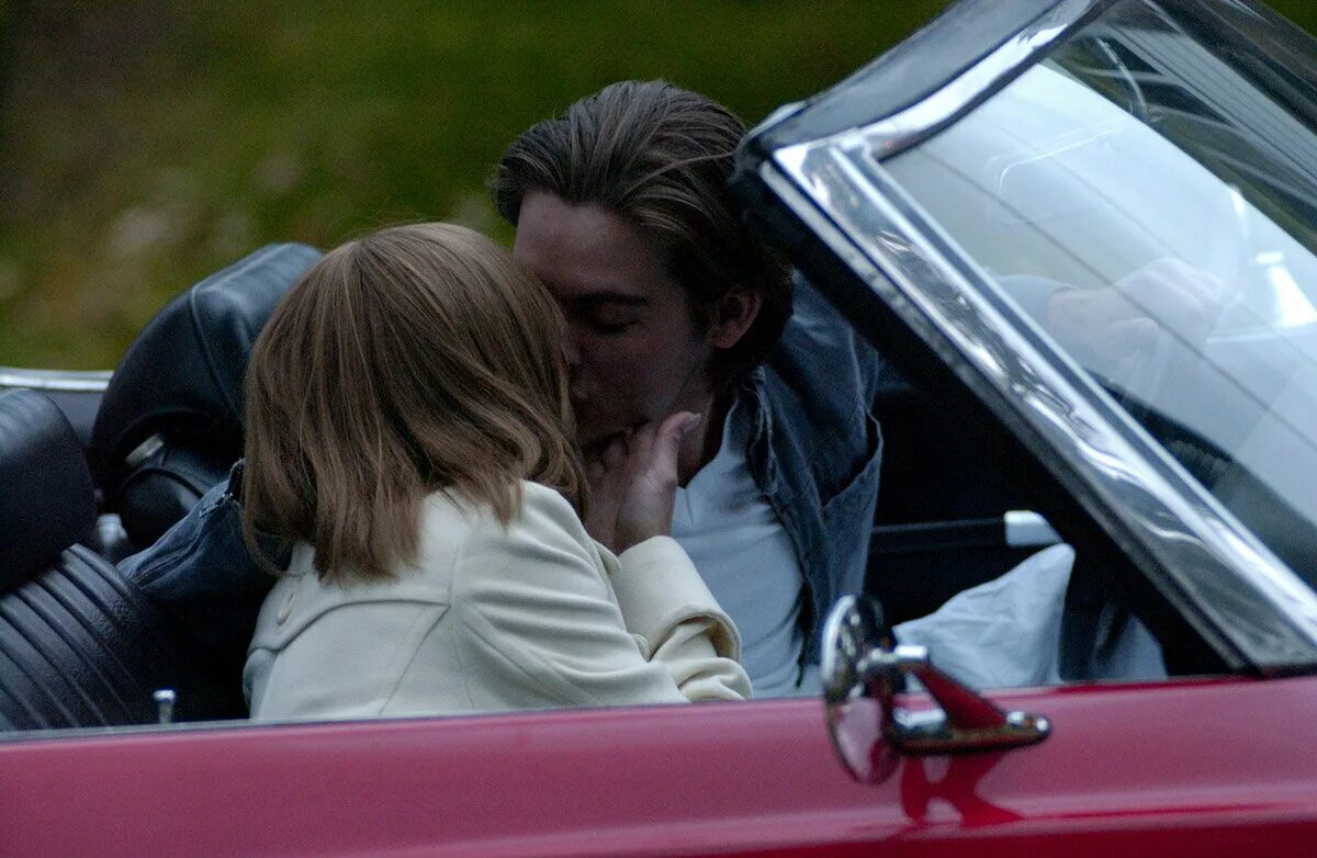 брэд питт мистер и миссис смит. кевин зегерс 2006. джансель эльчин и берен саат. маленькая девочка нашла себе богатого парня. самая низкорослая пара в мире.