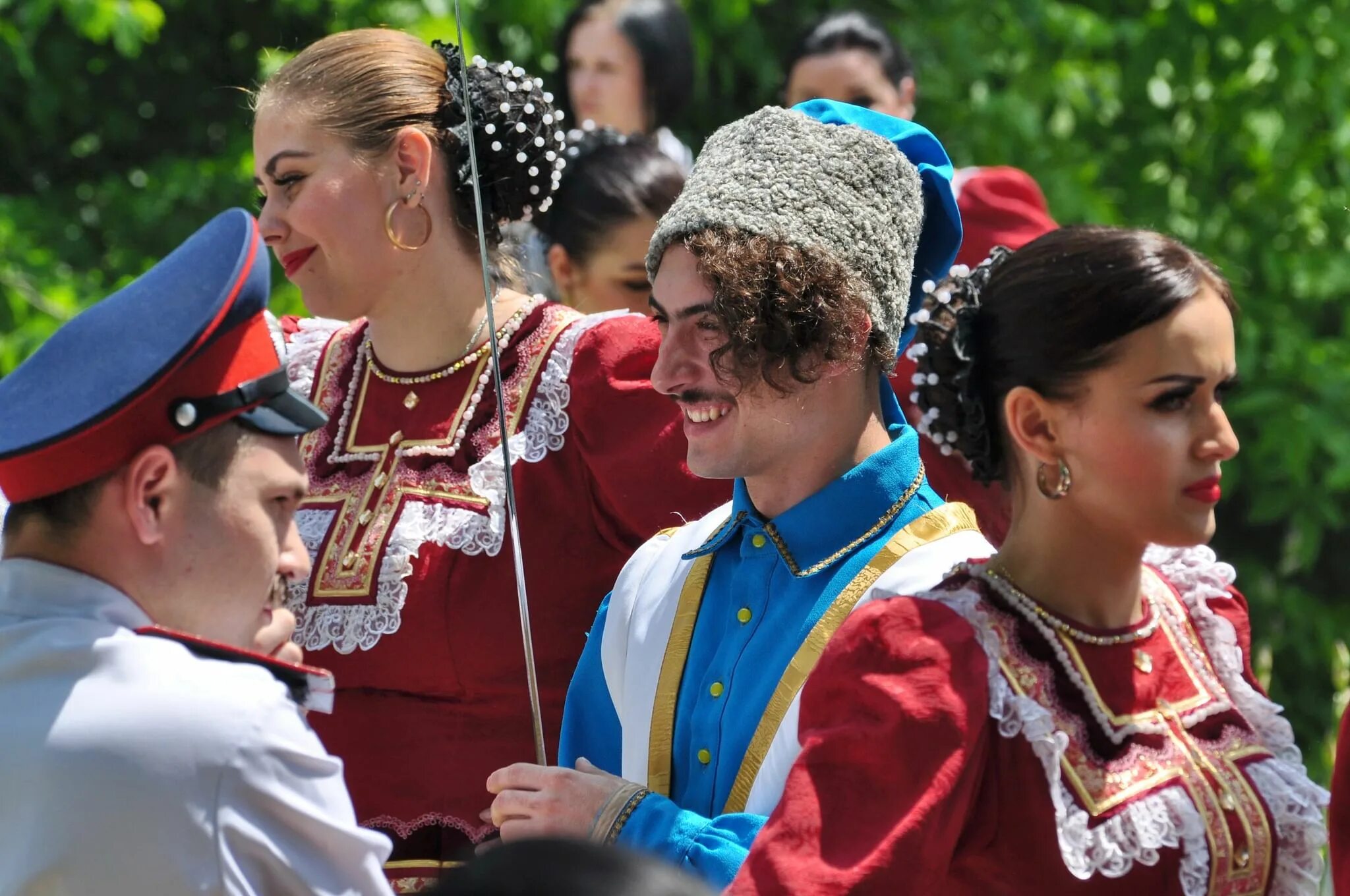 Народов Дона дружная семья. Культура народов Дона. Ростов на Дону народы. Ростов многонациональный. Народы ростова на дону