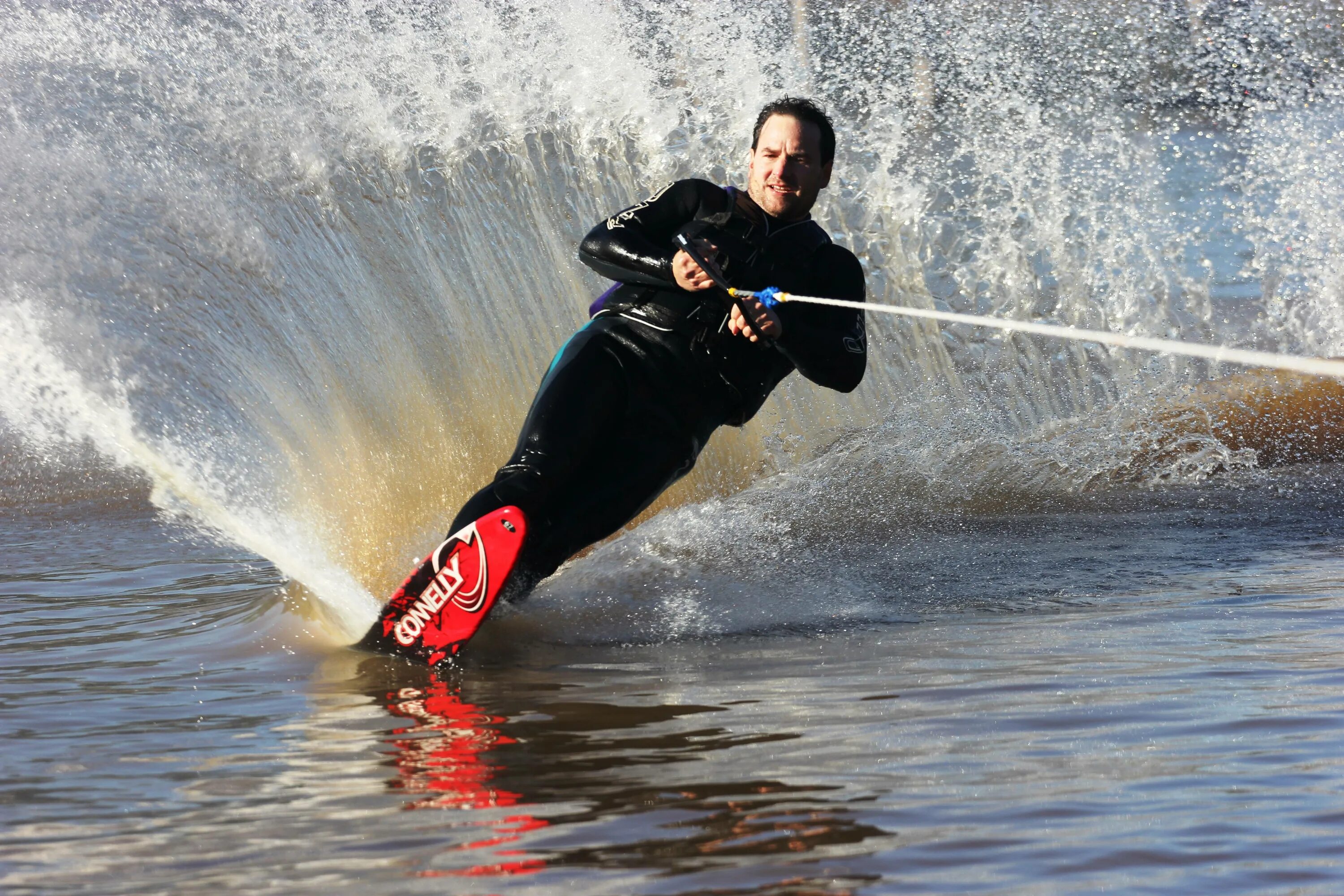 Воднолыжный спорт. Кататься на водных лыжах. Лыжи на воде. Водные лыжи занятия.