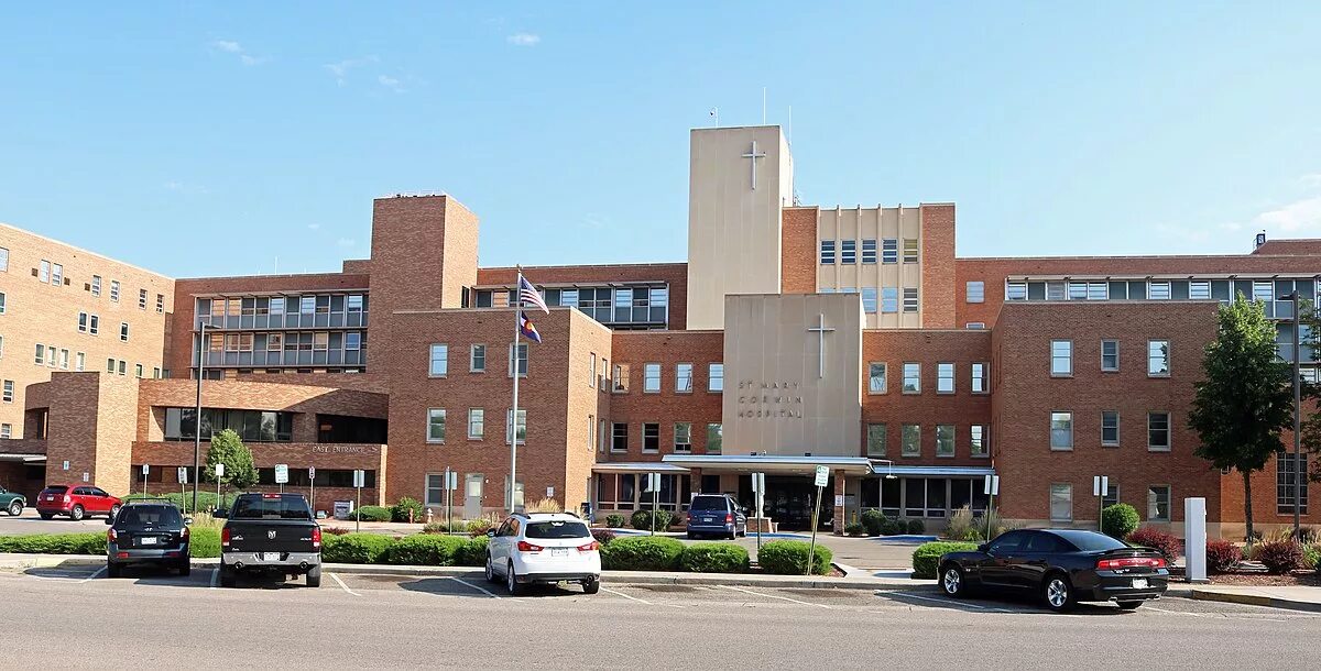 Госпиталь Святой Марии США. Больница Пуэбло. Пуэбло больница внутри. Медцентр Святого Винсента.