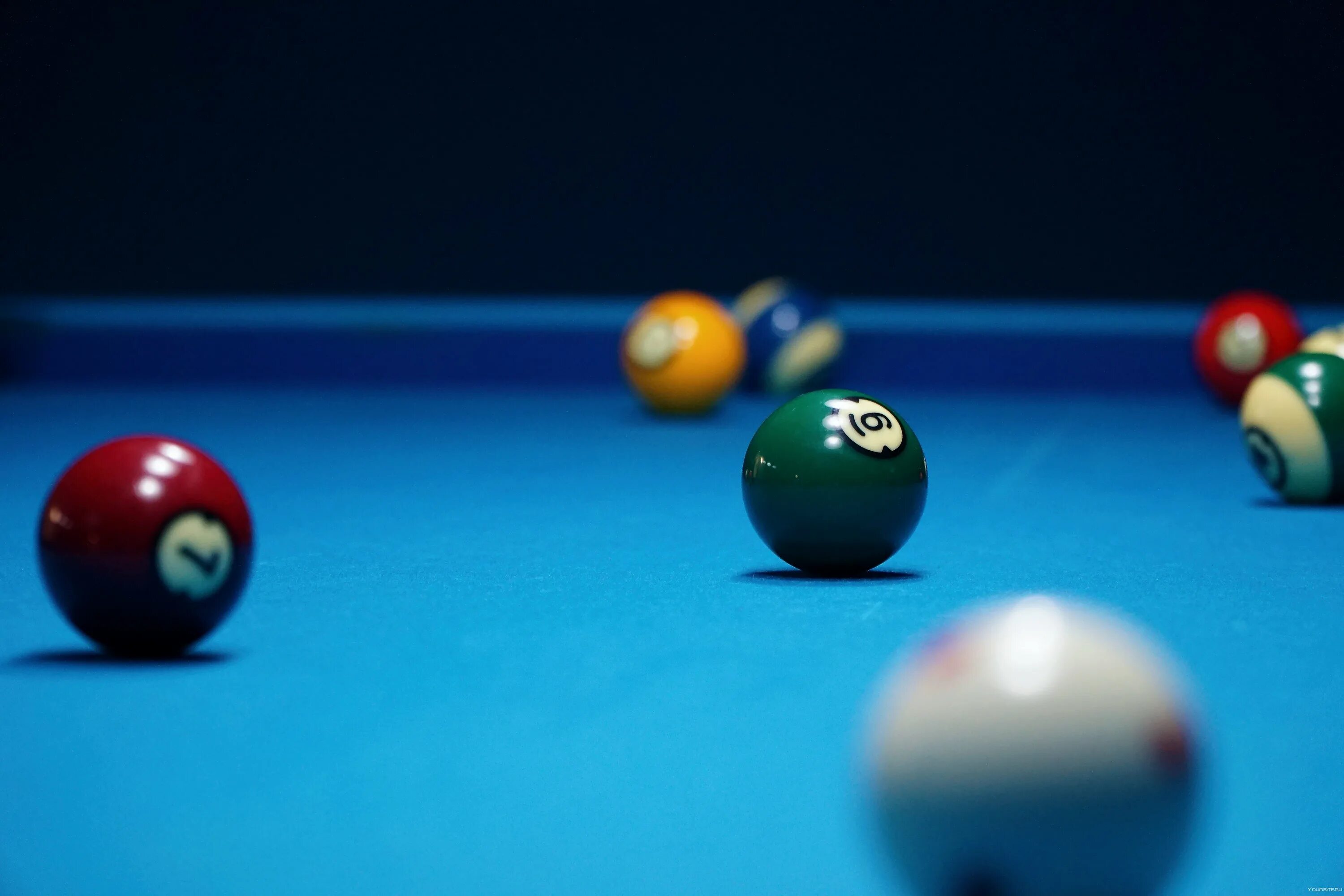 Бильярдные шары виды. Бильярдный стол billiard-ball. карамболь бильярд. бильярдный стол снукер спорт. бильярдные шары.