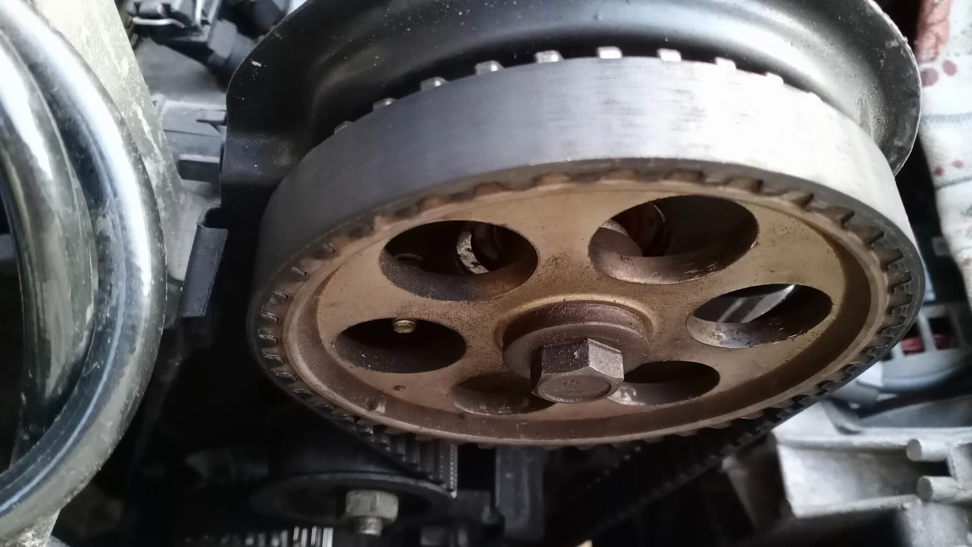 крышка ремня грм ваз 2110 16 клапанов. ремень грм ваз 2112 16 клапанов на двигателе. 5. 6 ваз 2110. грм 16кл ваз.